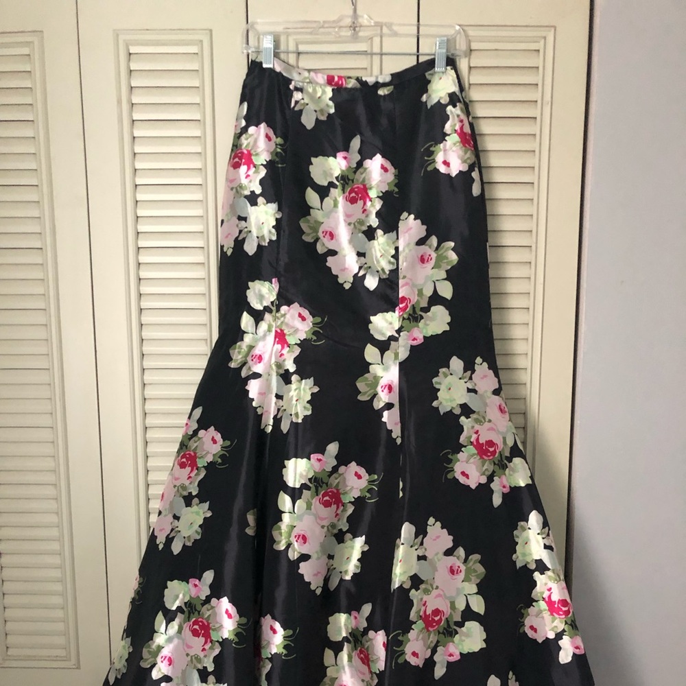 Floral high waisted mermaid skirt with train.